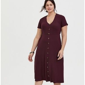 Torrid Size 2 Burgundy Ribbed Midi Dress
